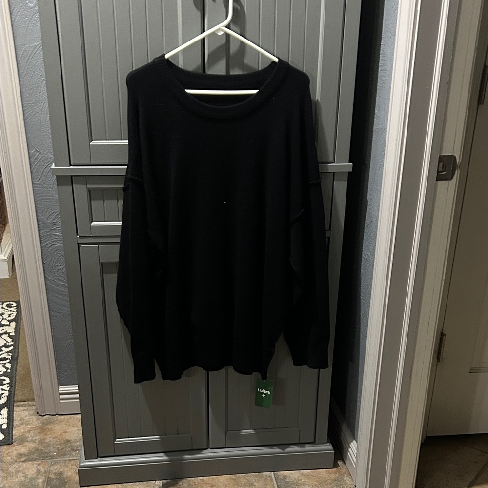 HALARA Black Women's Crew Neck Sweater